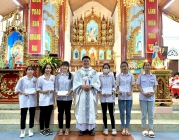 Thánh lễ cầu cho các em học sinh bước vào năm học mới và trao phần thưởng khuyến học tại Giáo xứ Thúy Lâm