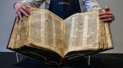 Bản Kinh Thánh tiếng Do Thái gần hoàn chỉnh lâu đời nhất được bán với giá 38,1 triệu đô-la