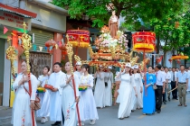 Giáo họ Bình Hải cung nghinh thánh Antôn Padua nhân ngày mừng lễ Quan thầy