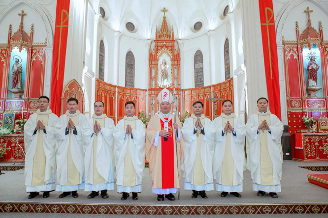 Thánh lễ Truyền chức linh mục tại nhà thờ Chính Tòa Hải Phòng