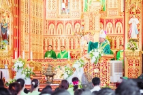 Giáo xứ Đầu Lâm: Thánh lễ tạ ơn trùng tu cung thánh và làm phép bàn thờ