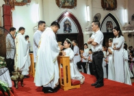 Giáo xứ Mạo Khê: 102 em thiếu nhi xưng tội và rước lễ lần đầu