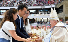 ĐTC Phanxicô cử hành Thánh lễ kính Đức Mẹ Canh giữ tại Sân vận động Vélodrome ở Marseille