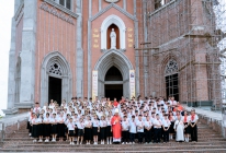Hồng ân Bí tích Thêm Sức được trao ban cho 130 ứng viên tại giáo xứ Đồng Giá