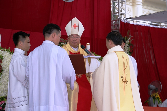 dsc08351 - Giáo phận Hải Phòng: Thánh lễ Truyền chức Linh mục 2018