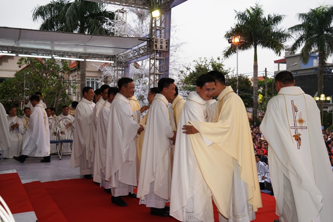 dsc08380 - Giáo phận Hải Phòng: Thánh lễ Truyền chức Linh mục 2018