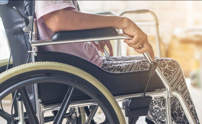 2021.05.27 sclerosi multipla, disabilità (©saelim - stock.adobe.com)